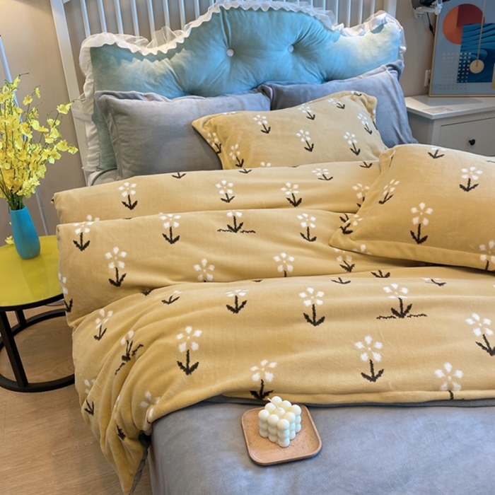 91家纺网 家纺一手货源 找家纺 棉生活家纺 2021新款冰岛臻棉绒印花四件套 赫本黄