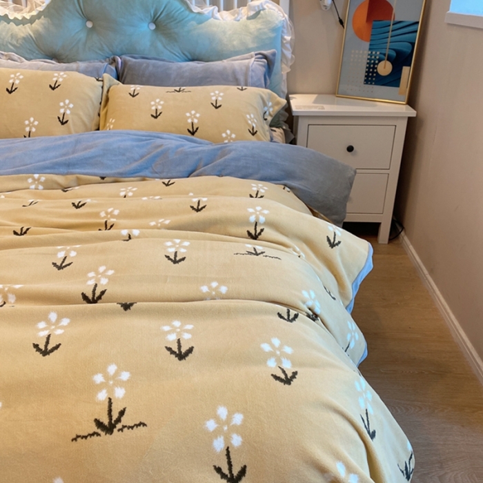 91家纺网 家纺一手货源 找家纺 棉生活家纺 2021新款冰岛臻棉绒印花四件套 赫本黄