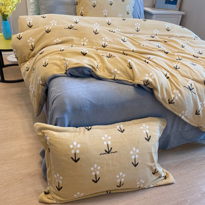 91家纺网 家纺一手货源 找家纺 棉生活家纺 2021新款冰岛臻棉绒印花四件套 赫本黄