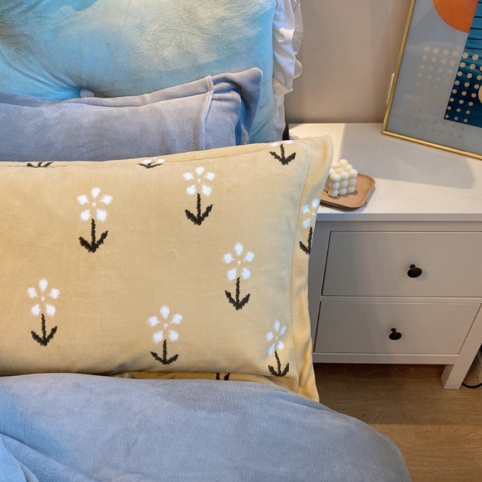 91家纺网 家纺一手货源 找家纺 棉生活家纺 2021新款冰岛臻棉绒印花四件套 赫本黄