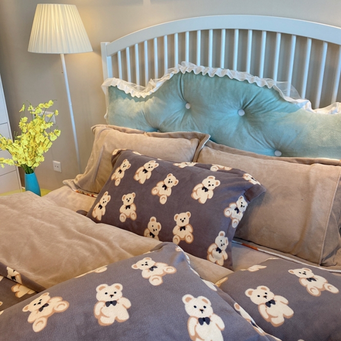 91家纺网 家纺一手货源 找家纺 棉生活家纺 2021新款冰岛臻棉绒印花四件套 可可熊咖