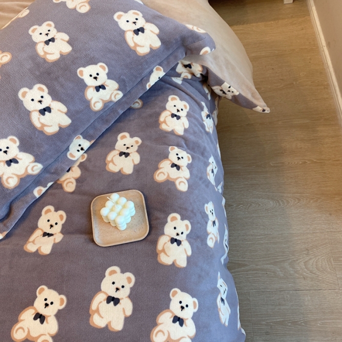 91家纺网 家纺一手货源 找家纺 棉生活家纺 2021新款冰岛臻棉绒印花四件套 可可熊咖