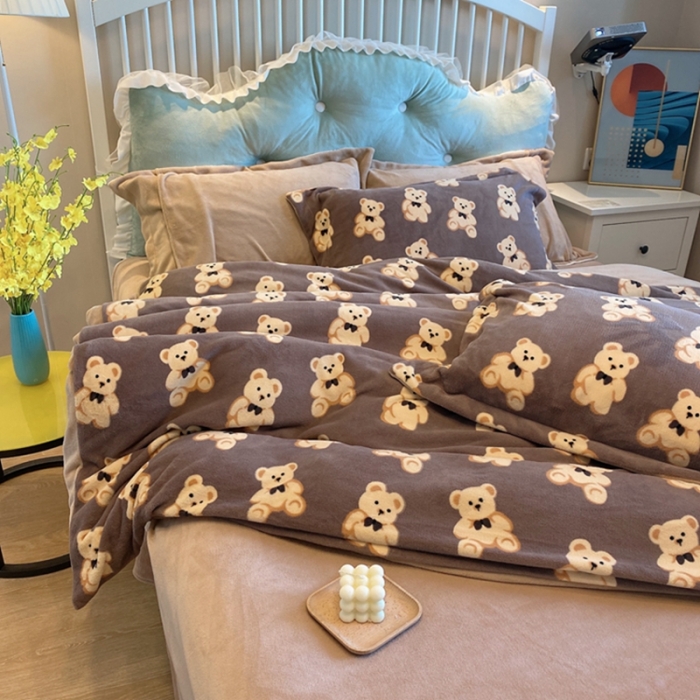 91家纺网 家纺一手货源 找家纺 棉生活家纺 2021新款冰岛臻棉绒印花四件套 可可熊咖