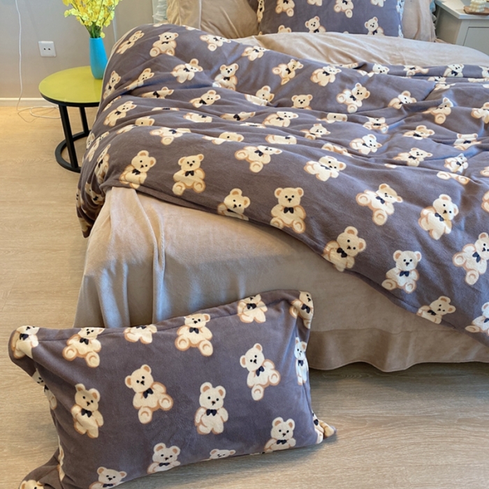 91家纺网 家纺一手货源 找家纺 棉生活家纺 2021新款冰岛臻棉绒印花四件套 可可熊咖