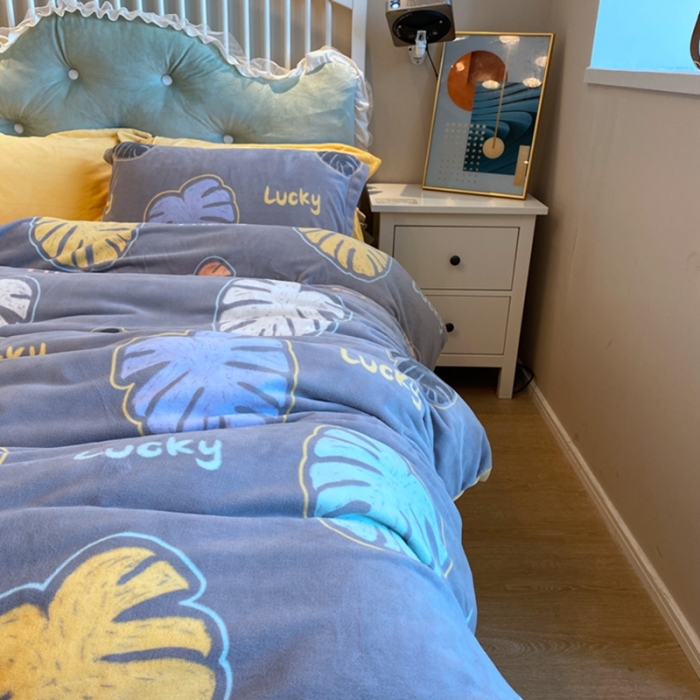 91家纺网 家纺一手货源 找家纺 棉生活家纺 2021新款冰岛臻棉绒印花四件套 美好假期灰