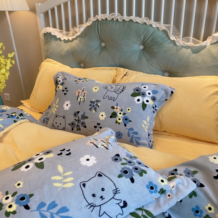 91家纺网 家纺一手货源 找家纺 棉生活家纺 2021新款冰岛臻棉绒印花四件套 喵小姐灰