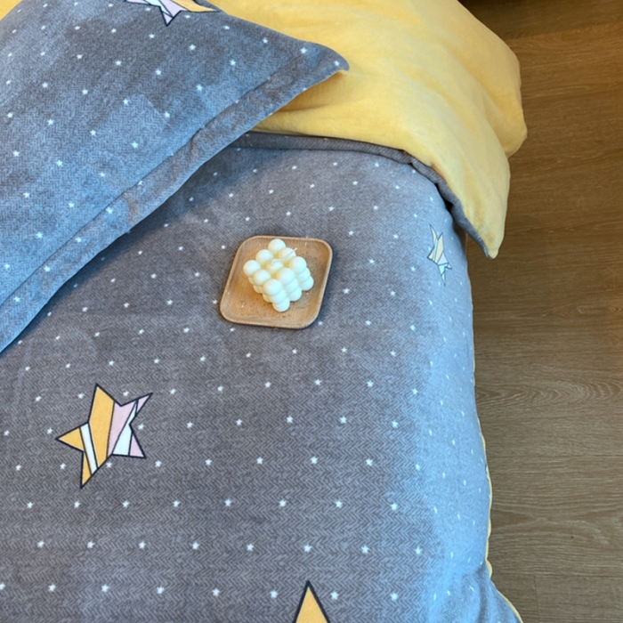 91家纺网 家纺一手货源 找家纺 棉生活家纺 2021新款冰岛臻棉绒印花四件套 明亮星空灰