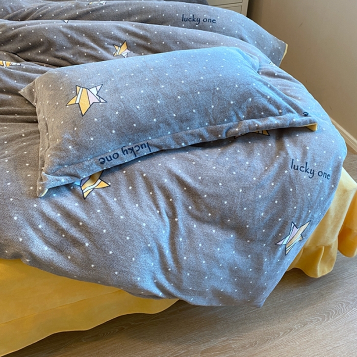 91家纺网 家纺一手货源 找家纺 棉生活家纺 2021新款冰岛臻棉绒印花四件套 明亮星空灰