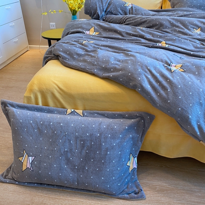 91家纺网 家纺一手货源 找家纺 棉生活家纺 2021新款冰岛臻棉绒印花四件套 明亮星空灰