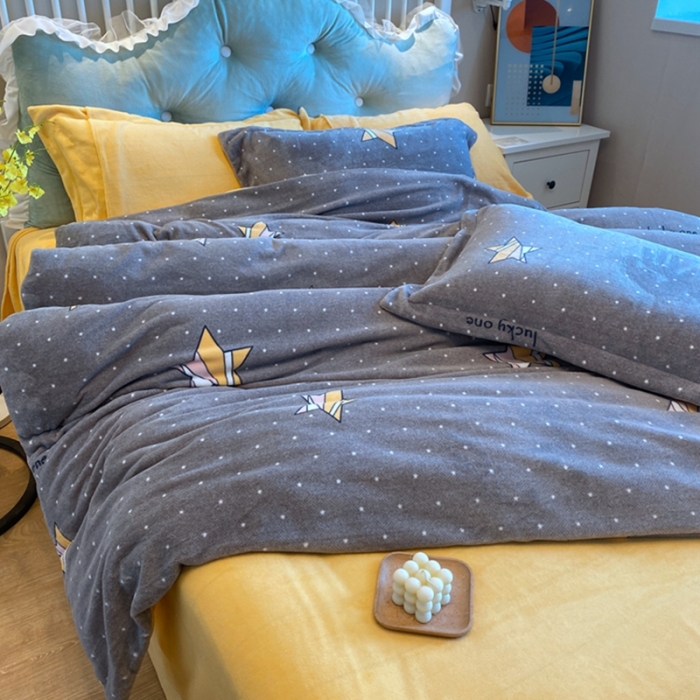 91家纺网 家纺一手货源 找家纺 棉生活家纺 2021新款冰岛臻棉绒印花四件套 明亮星空灰