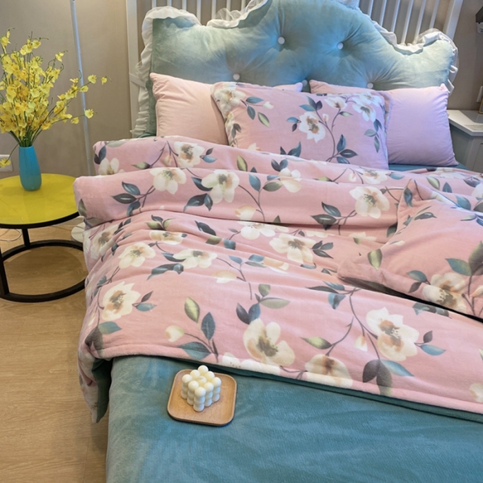 91家纺网 家纺一手货源 找家纺 棉生活家纺 2021新款冰岛臻棉绒印花四件套 明媚粉