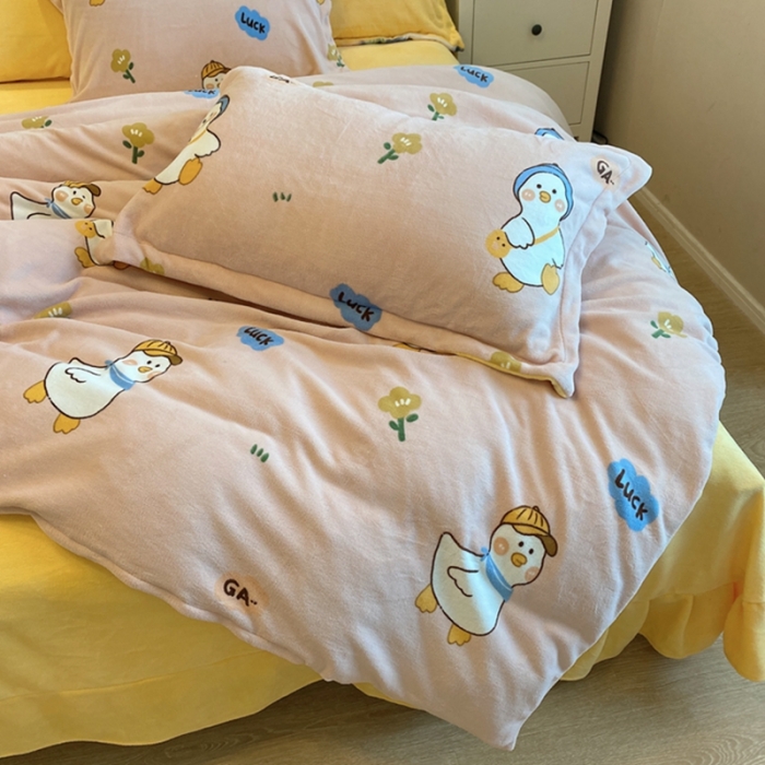 91家纺网 家纺一手货源 找家纺 棉生活家纺 2021新款冰岛臻棉绒印花四件套 顽皮鸭