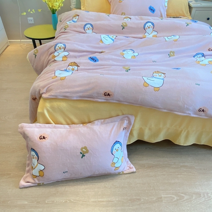 91家纺网 家纺一手货源 找家纺 棉生活家纺 2021新款冰岛臻棉绒印花四件套 顽皮鸭