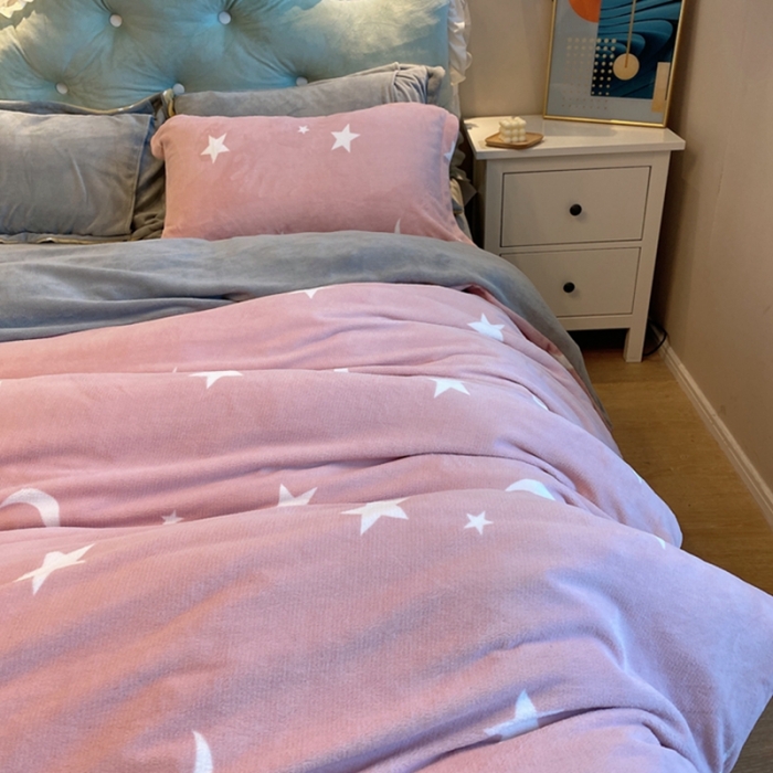 91家纺网 家纺一手货源 找家纺 棉生活家纺 2021新款冰岛臻棉绒印花四件套 星月神话粉