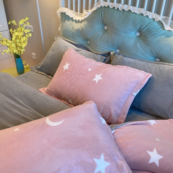 91家纺网 家纺一手货源 找家纺 棉生活家纺 2021新款冰岛臻棉绒印花四件套 星月神话粉