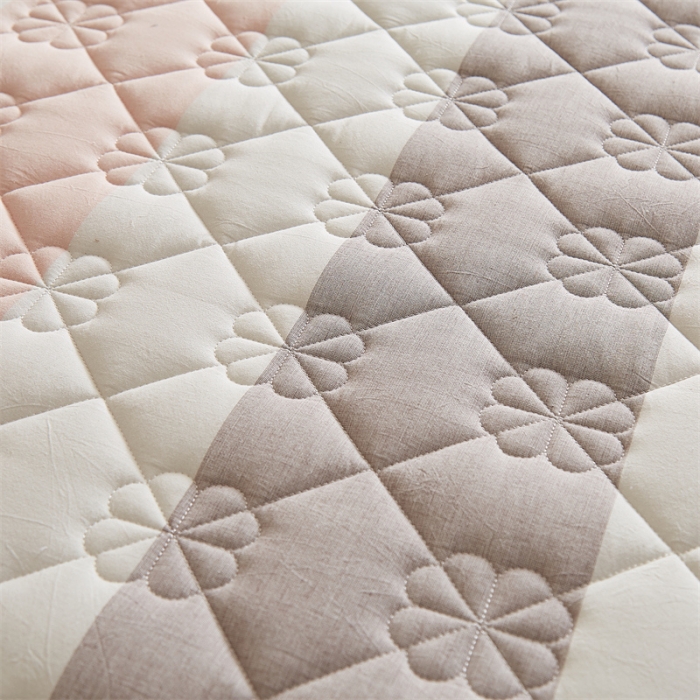 91家纺网 家纺一手货源 找家纺 优眠坊 2025新款全棉色织水洗棉夹棉床笠 粉咖条纹