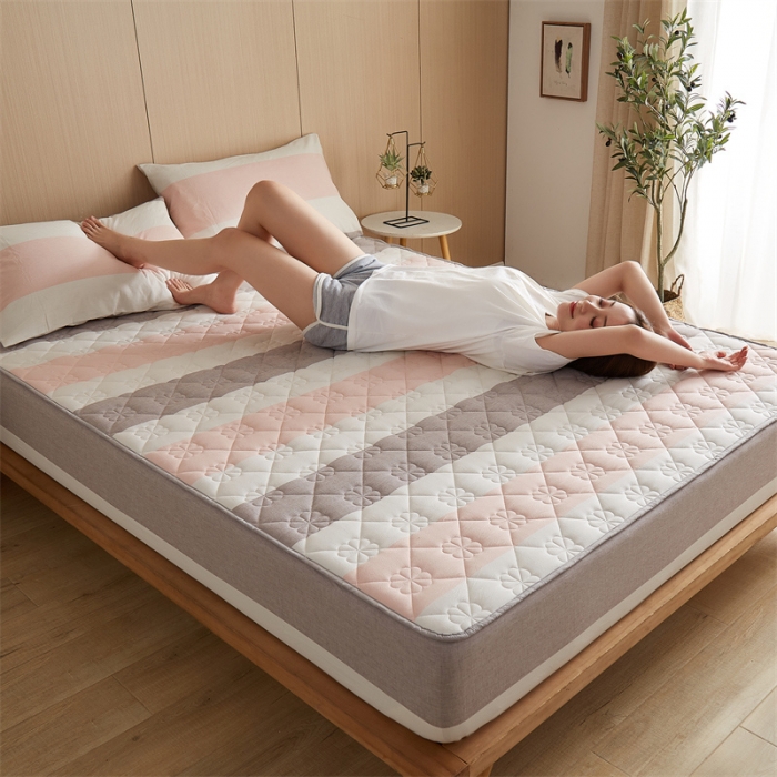 91家纺网 家纺一手货源 找家纺 优眠坊 2025新款全棉色织水洗棉夹棉床笠 粉咖条纹