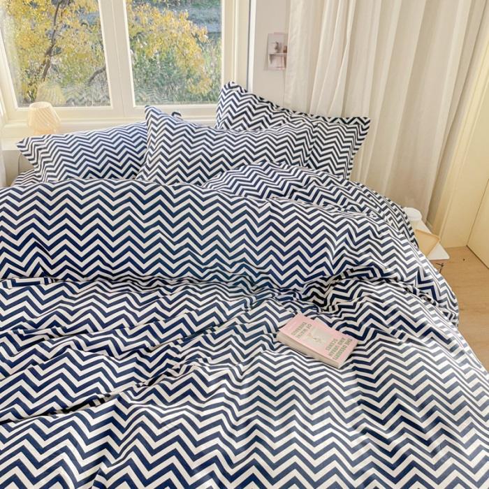 91家纺网 家纺一手货源 找家纺 2022新40s精梳棉13372全棉纯棉磨毛四件套 藏青波浪