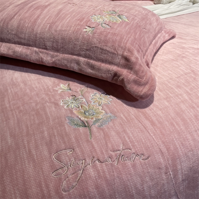 91家纺网 家纺一手货源 找家纺 (总)玖玖爱家纺 2022新款德芙绒绣花四件套