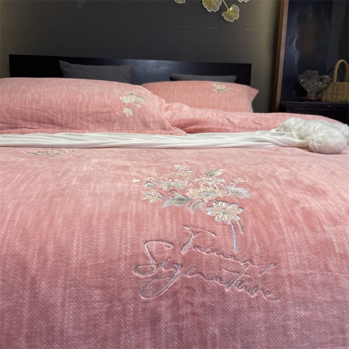 91家纺网 家纺一手货源 找家纺 (总)玖玖爱家纺 2022新款德芙绒绣花四件套