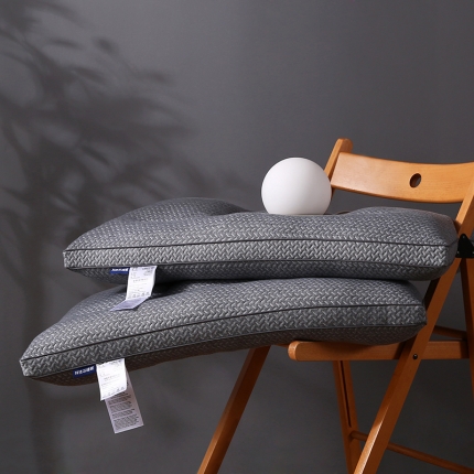 91家纺网 家纺一手货源 找家纺 加厚针织轻柔养颜羽丝绒枕芯护颈枕头单人分区定型成人安睡枕