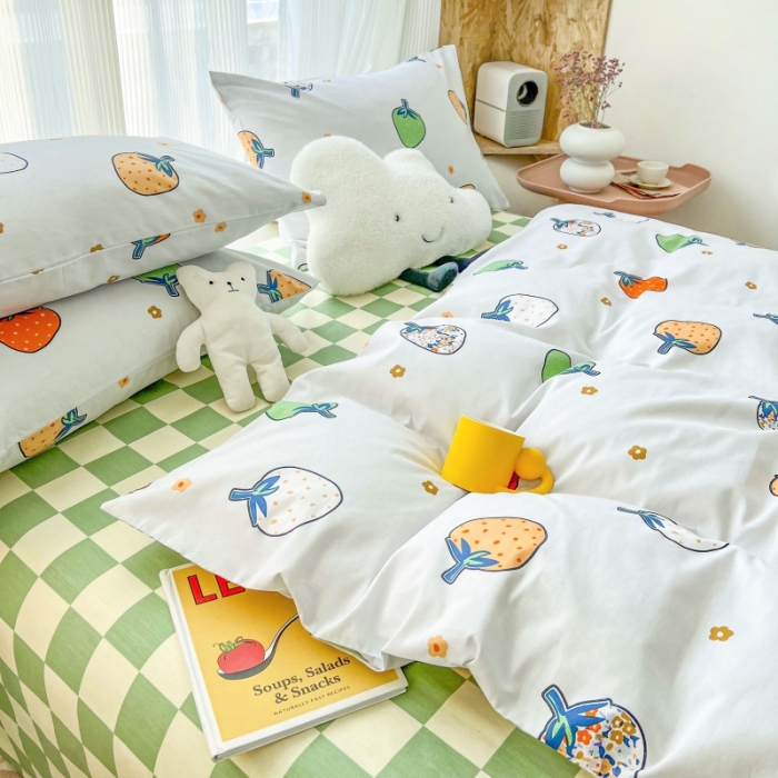 91家纺网 家纺一手货源 找家纺 感遇家纺 2022新款全棉印花四件套 格子草莓