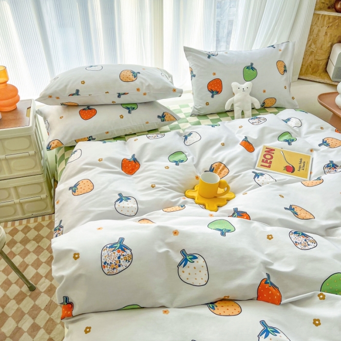 91家纺网 家纺一手货源 找家纺 感遇家纺 2022新款全棉印花四件套 格子草莓