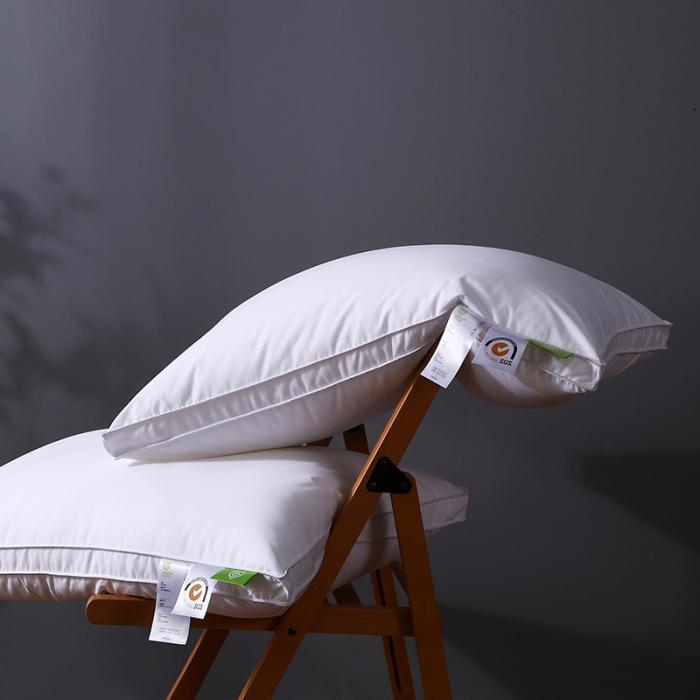 91家纺网 家纺一手货源 找家纺 高端全棉防羽布酒店羽丝绒枕头仪征棉简约成人护颈单人枕芯软枕