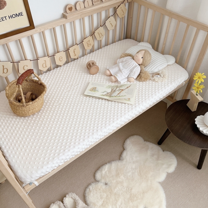 91家纺网 家纺一手货源 找家纺 星期八 2022新款豆豆绒床笠 白色