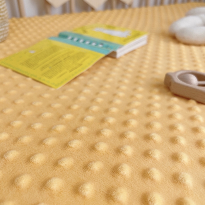 91家纺网 家纺一手货源 找家纺 星期八 2022新款豆豆绒床笠 黄色