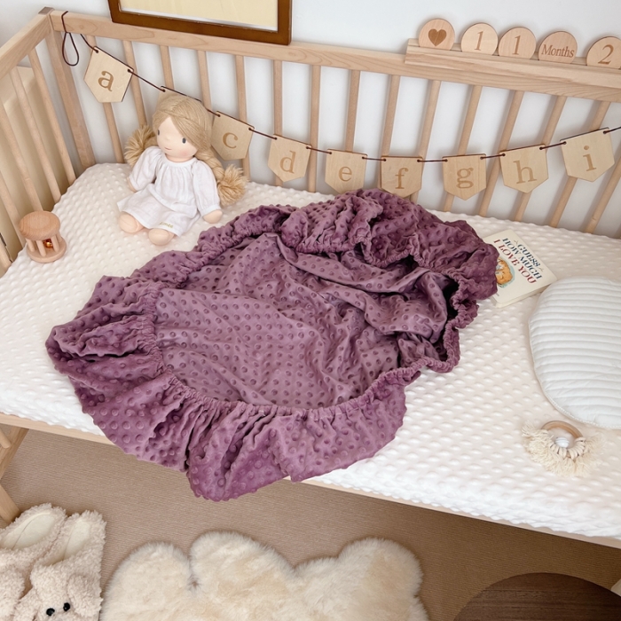 91家纺网 家纺一手货源 找家纺 星期八 2022新款豆豆绒床笠 深紫色