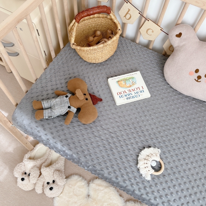 91家纺网 家纺一手货源 找家纺 星期八 2022新款豆豆绒床笠 灰色