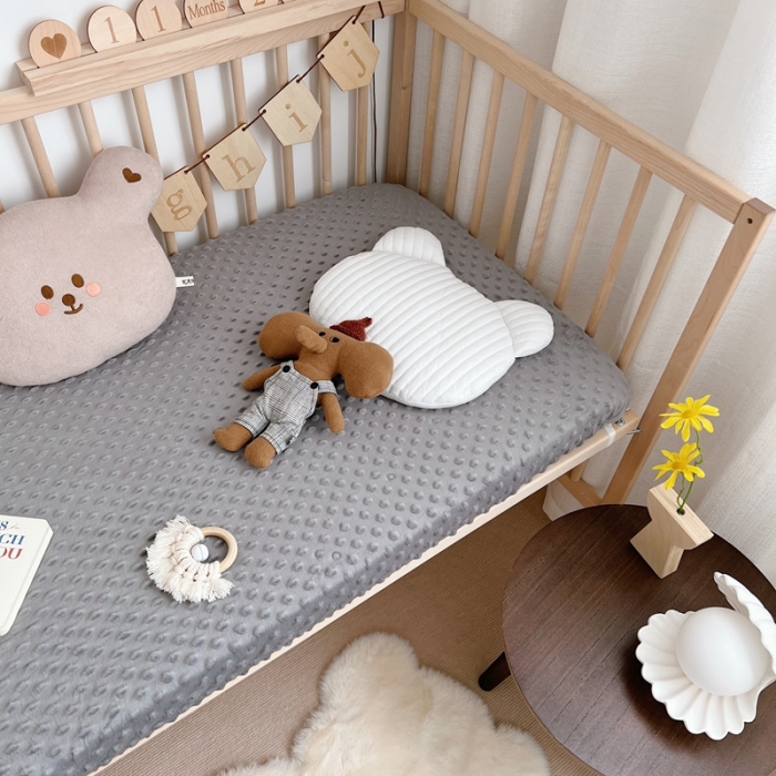 91家纺网 家纺一手货源 找家纺 星期八 2022新款豆豆绒床笠 灰色