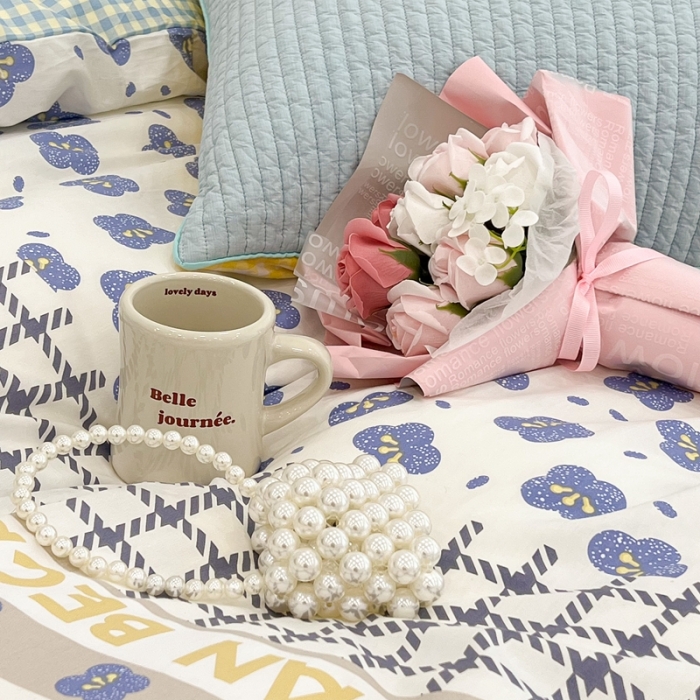 91家纺网 家纺一手货源 找家纺 昔可家纺 2022新款13372全棉百褶花边四件套 蓝花猫猫