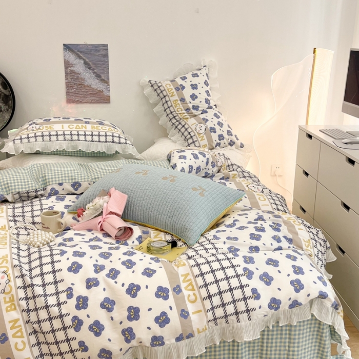 91家纺网 家纺一手货源 找家纺 昔可家纺 2022新款13372全棉百褶花边四件套 蓝花猫猫