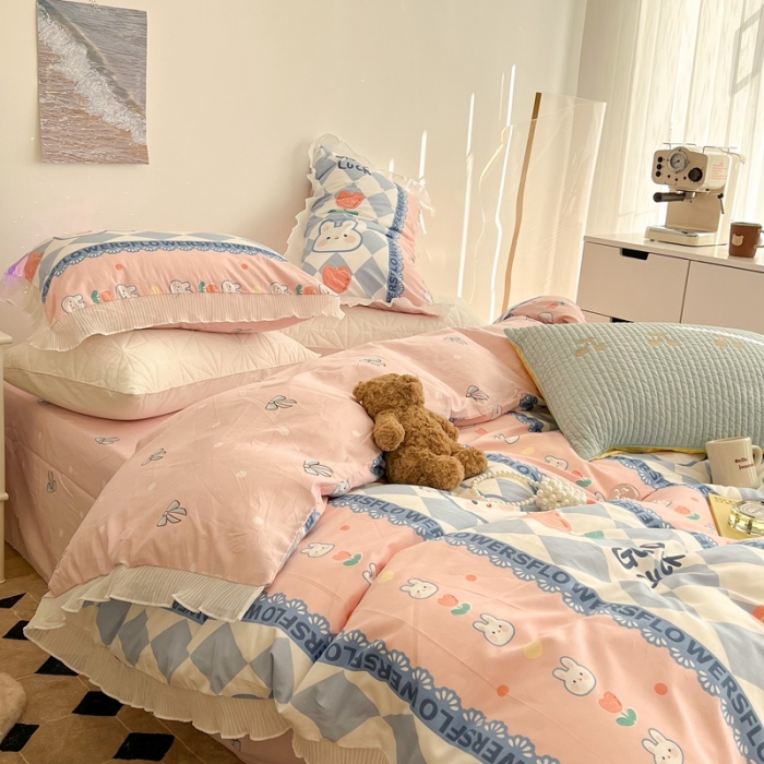 91家纺网 家纺一手货源 找家纺 昔可家纺 2022新款13372全棉百褶花边四件套 竖条兔兔