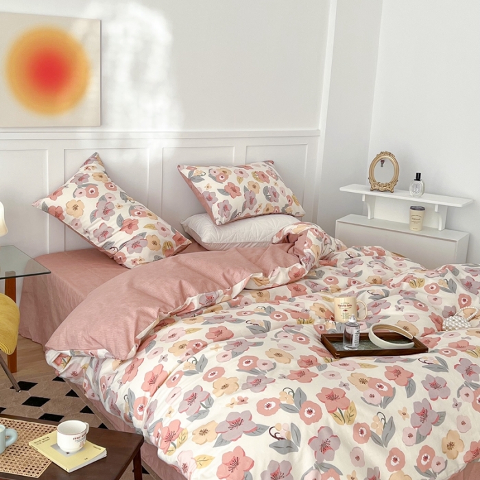 91家纺网 家纺一手货源 找家纺 昔可家纺 2022新款13372全棉普通款花花系列四件套 百合铃兰粉