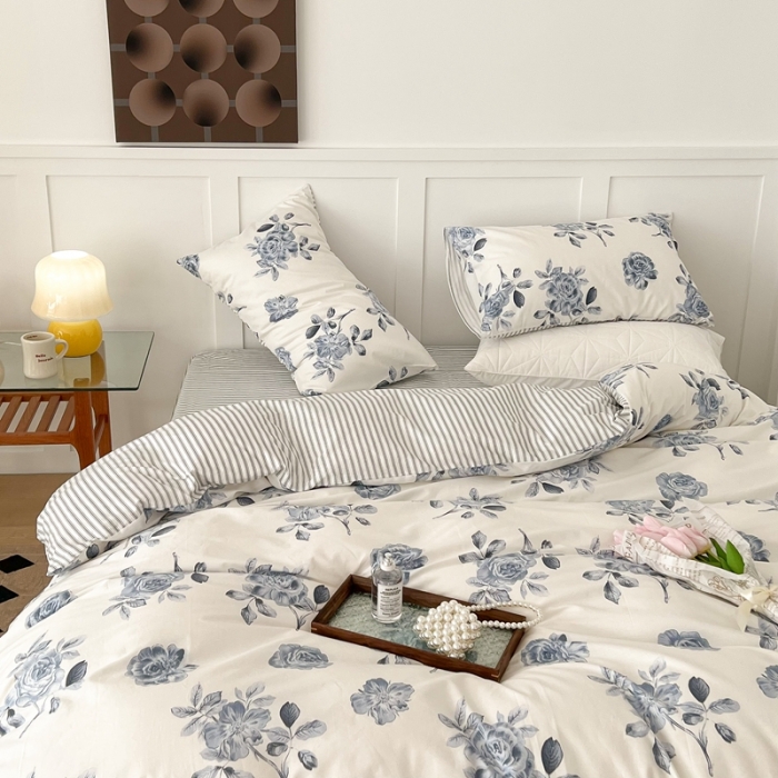 91家纺网 家纺一手货源 找家纺 昔可家纺 2022新款13372全棉普通款花花系列四件套 蓝色复古花