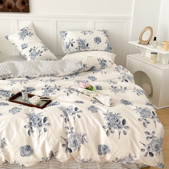 91家纺网 家纺一手货源 找家纺 昔可家纺 2022新款13372全棉普通款花花系列四件套 蓝色复古花