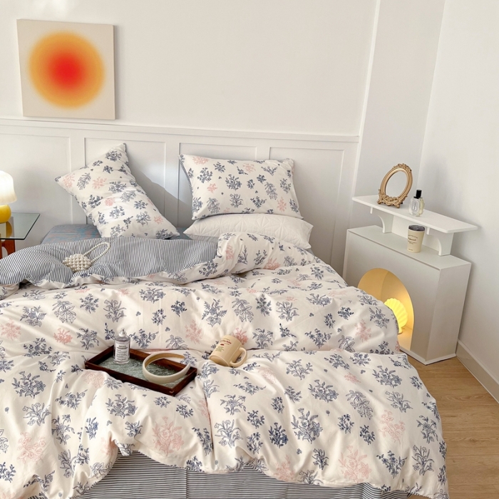 91家纺网 家纺一手货源 找家纺 昔可家纺 2022新款13372全棉普通款花花系列四件套 素描水墨花蓝