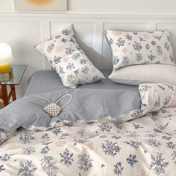 91家纺网 家纺一手货源 找家纺 昔可家纺 2022新款13372全棉普通款花花系列四件套 素描水墨花蓝