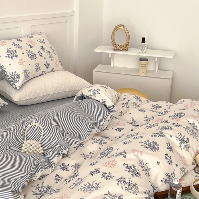 91家纺网 家纺一手货源 找家纺 昔可家纺 2022新款13372全棉普通款花花系列四件套 素描水墨花蓝