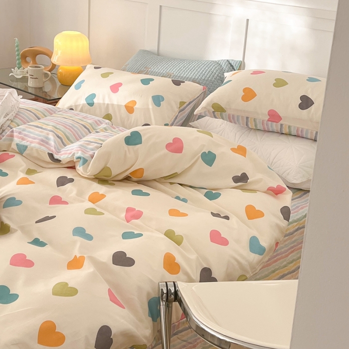 91家纺网 家纺一手货源 找家纺 昔可家纺 2022新款13372全棉普通款简约ins四件套 彩色心