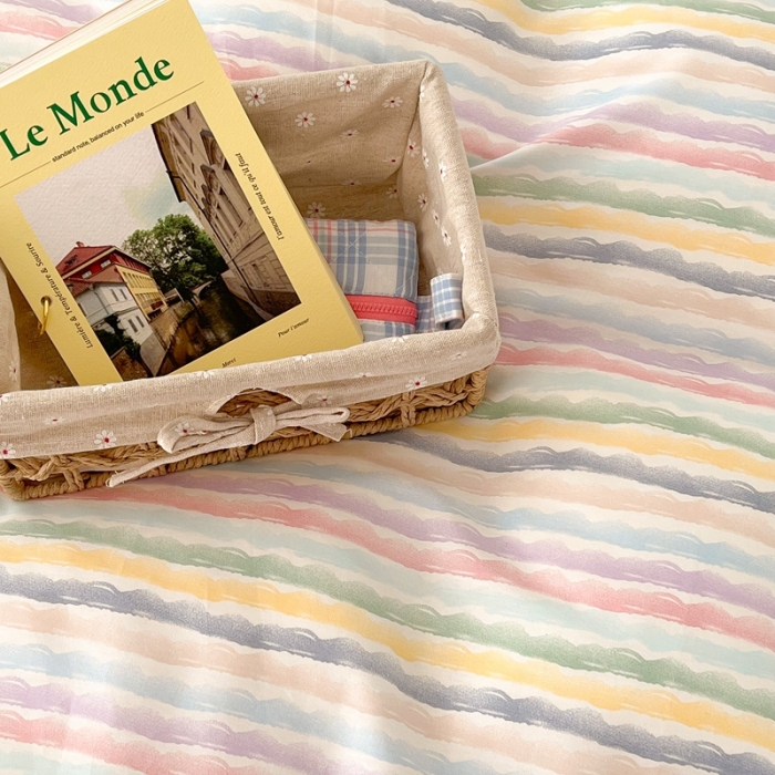 91家纺网 家纺一手货源 找家纺 昔可家纺 2022新款13372全棉普通款简约ins四件套 小小彩虹条