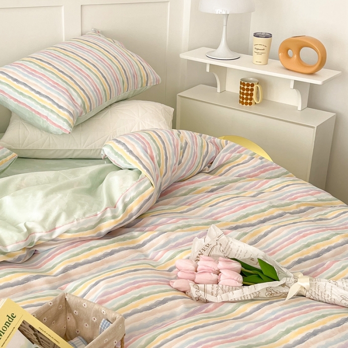 91家纺网 家纺一手货源 找家纺 昔可家纺 2022新款13372全棉普通款简约ins四件套 小小彩虹条