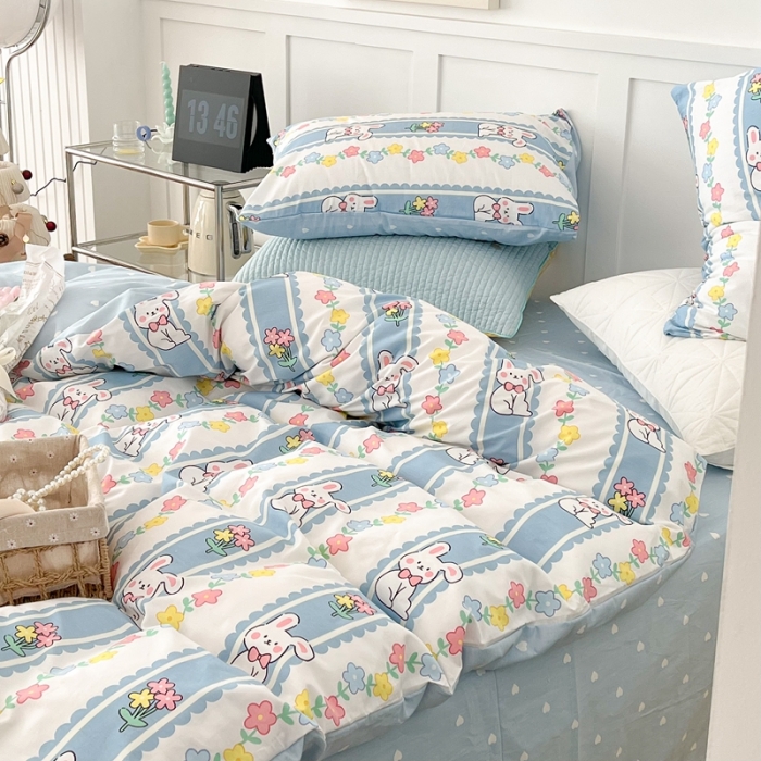 91家纺网 家纺一手货源 找家纺 昔可家纺 2022新款13372全棉普通款卡通四件套 竖条小兔