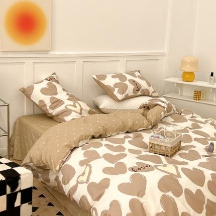 91家纺网 家纺一手货源 找家纺 昔可家纺 2022新款13372全棉普通款爱心系列四件套 撞色爱心咖