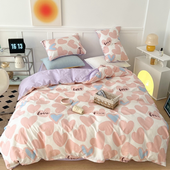 91家纺网 家纺一手货源 找家纺 昔可家纺 2022新款13372全棉普通款爱心系列四件套 撞色爱心粉
