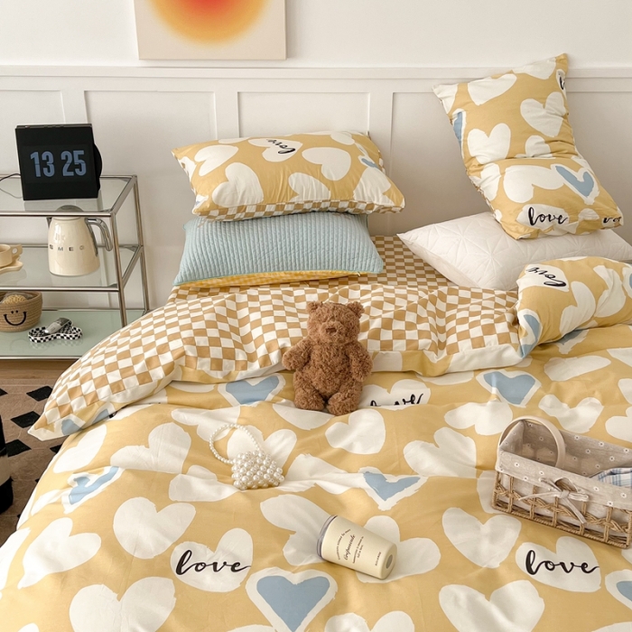 91家纺网 家纺一手货源 找家纺 昔可家纺 2022新款13372全棉普通款爱心系列四件套 撞色爱心黄