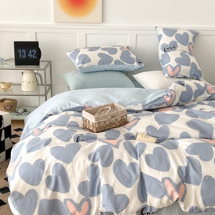 91家纺网 家纺一手货源 找家纺 昔可家纺 2022新款13372全棉普通款爱心系列四件套 撞色爱心蓝